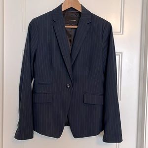 Banana Republic navy pin-striped blazer, size 6, machine washable! Great staple!